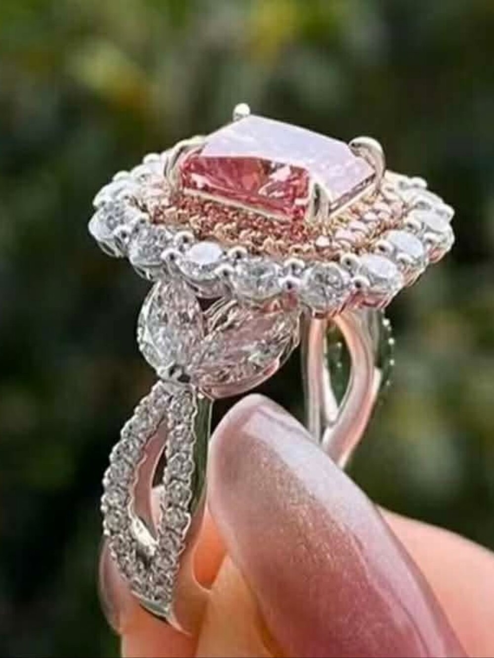 Vintage Style Pink Crystal Statement Ring – Sparkly Rhinestone Costume Jewelry